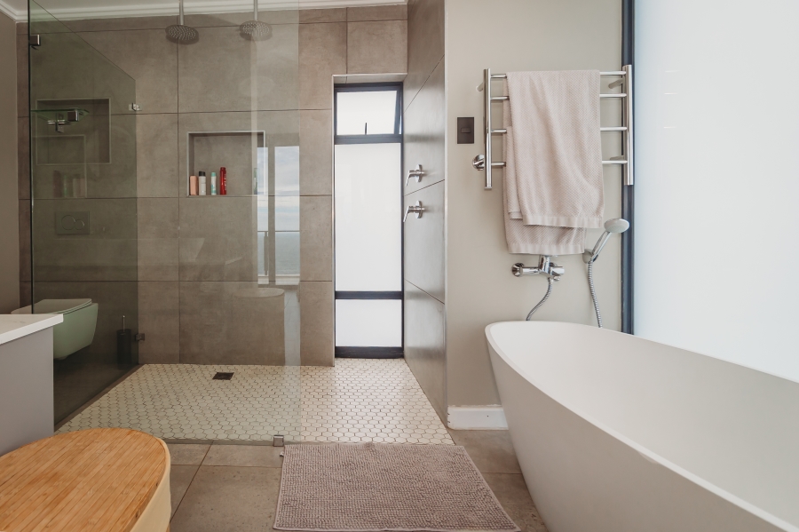 4 Bedroom Property for Sale in Le Grand Golf Estate Western Cape